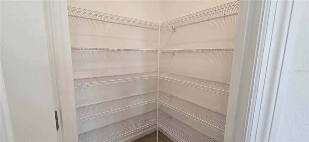 Под контрактом: $2,000 (3 спален, 2 ванн, 1580 Квадратных фут)