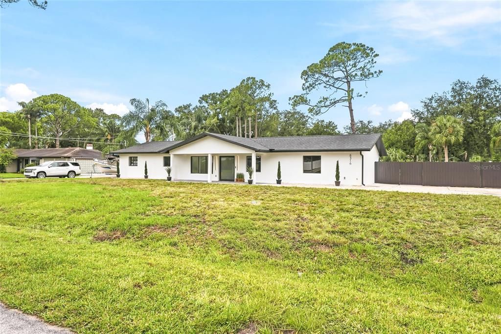 Activo con contrato: $750,000 (4 camas, 2 baños, 1893 Pies cuadrados)