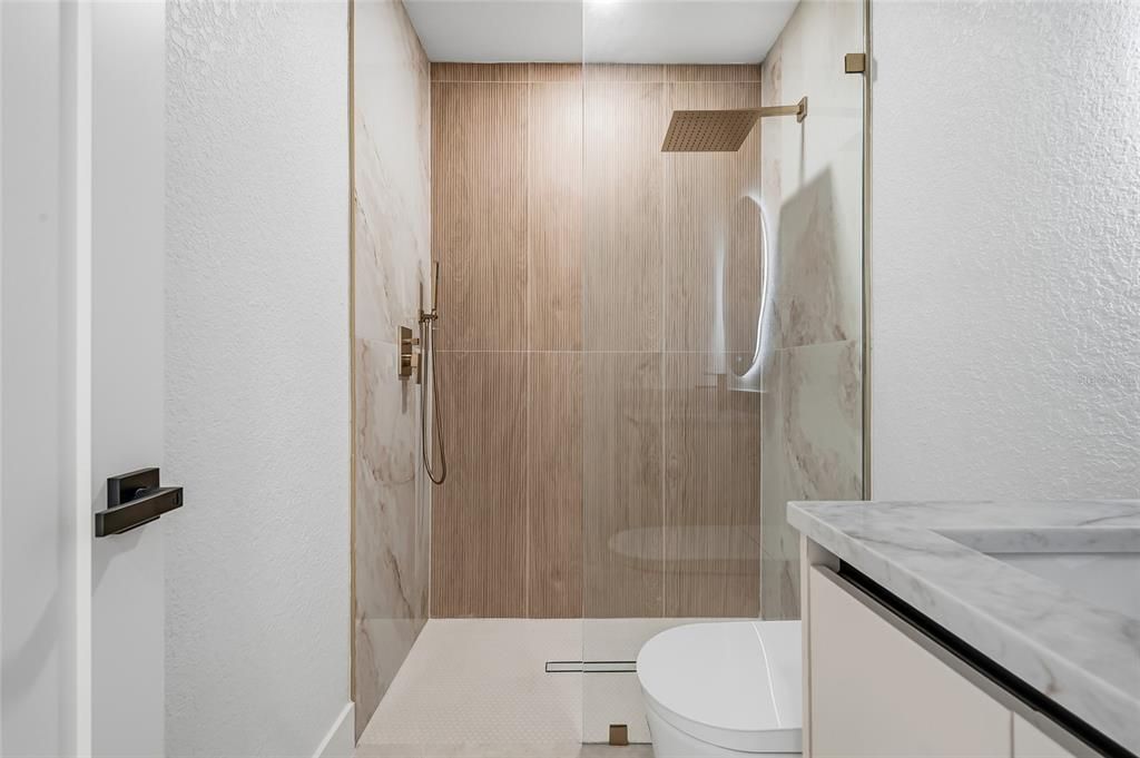 Activo con contrato: $750,000 (4 camas, 2 baños, 1893 Pies cuadrados)