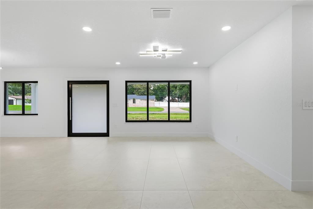 Activo con contrato: $750,000 (4 camas, 2 baños, 1893 Pies cuadrados)