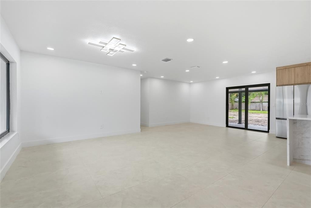 Activo con contrato: $750,000 (4 camas, 2 baños, 1893 Pies cuadrados)