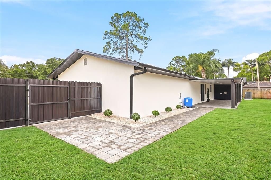 Activo con contrato: $750,000 (4 camas, 2 baños, 1893 Pies cuadrados)