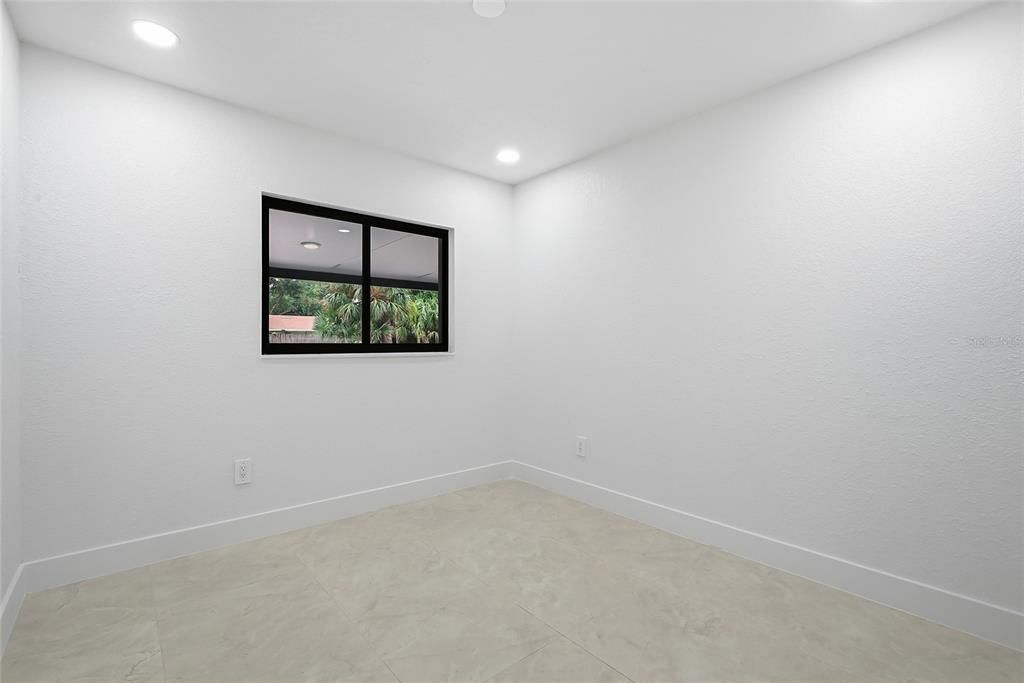 Activo con contrato: $750,000 (4 camas, 2 baños, 1893 Pies cuadrados)