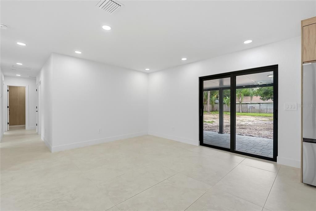 Activo con contrato: $750,000 (4 camas, 2 baños, 1893 Pies cuadrados)