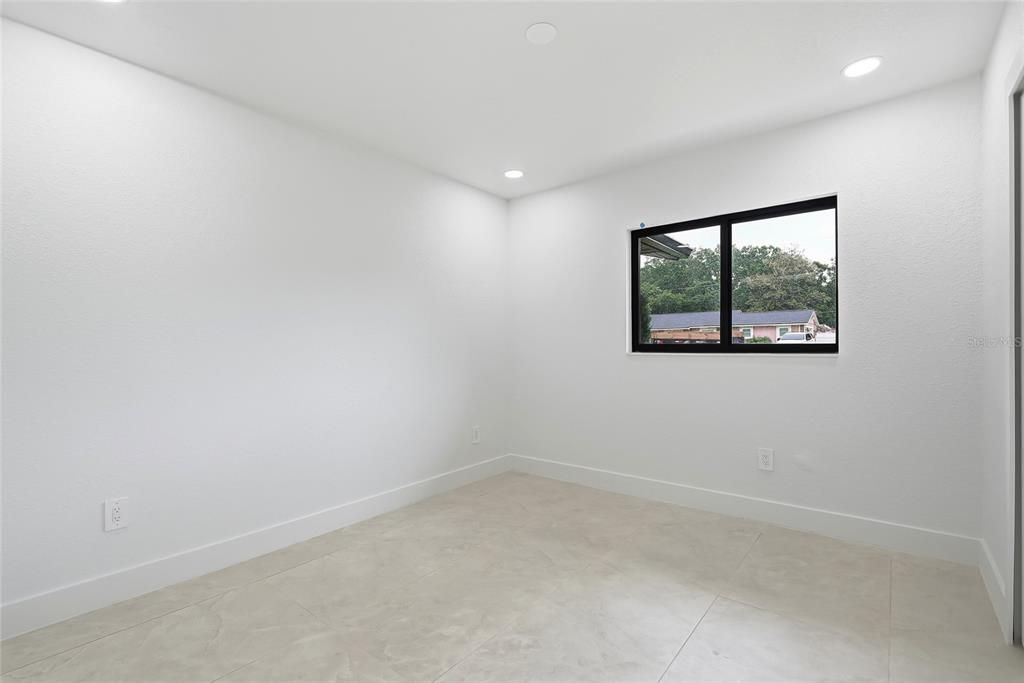 Activo con contrato: $750,000 (4 camas, 2 baños, 1893 Pies cuadrados)