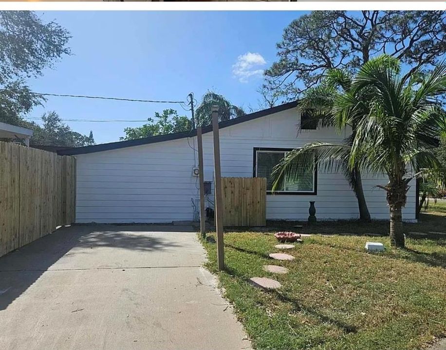 For Rent: $2,499 (3 beds, 1 baths, 1130 Square Feet)