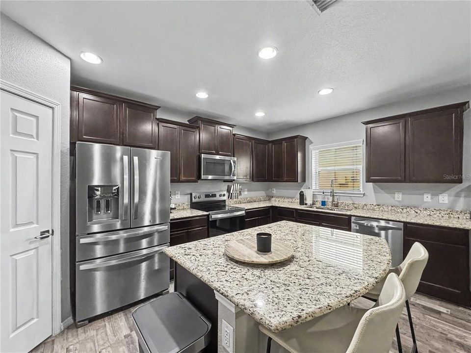 For Rent: $2,050 (2 beds, 2 baths, 1320 Square Feet)
