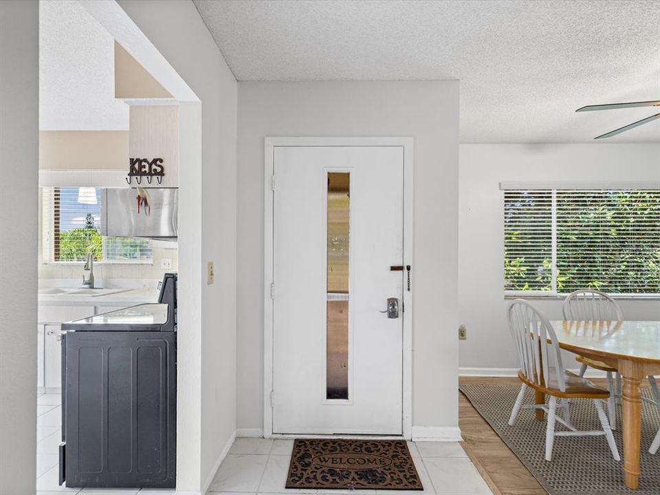 For Sale: $150,000 (2 beds, 2 baths, 1144 Square Feet)