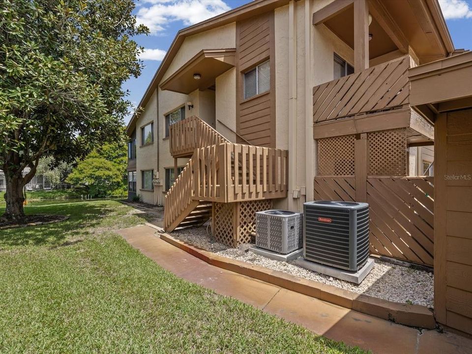 For Sale: $150,000 (2 beds, 2 baths, 1144 Square Feet)