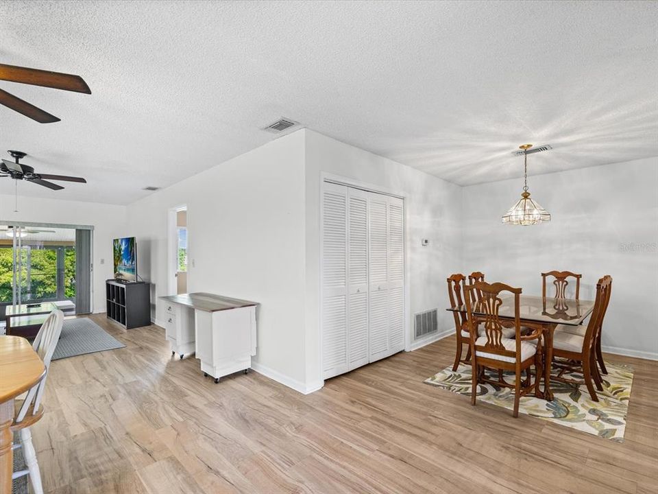 For Sale: $150,000 (2 beds, 2 baths, 1144 Square Feet)