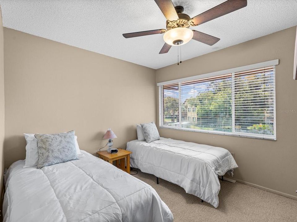 For Sale: $150,000 (2 beds, 2 baths, 1144 Square Feet)