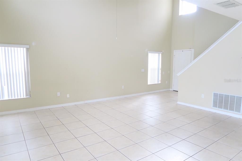 For Rent: $2,050 (3 beds, 2 baths, 1523 Square Feet)
