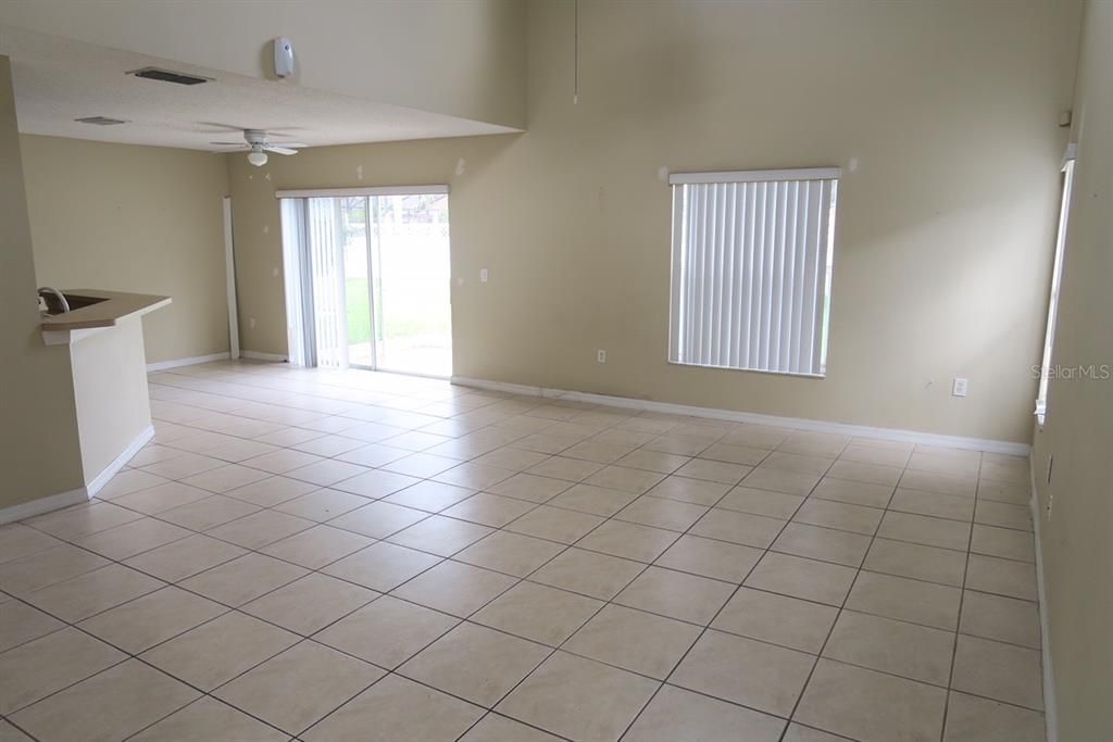 For Rent: $2,050 (3 beds, 2 baths, 1523 Square Feet)