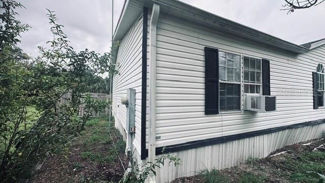 For Sale: $115,000 (3 beds, 2 baths, 1674 Square Feet)