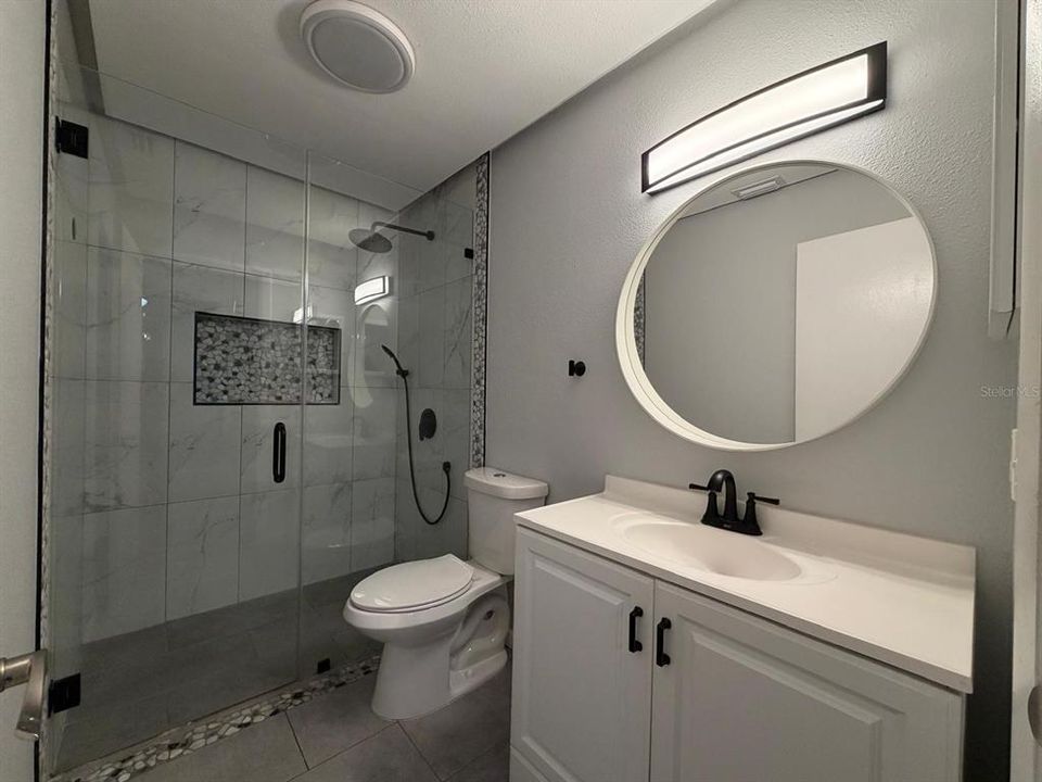 For Rent: $1,900 (2 beds, 2 baths, 918 Square Feet)
