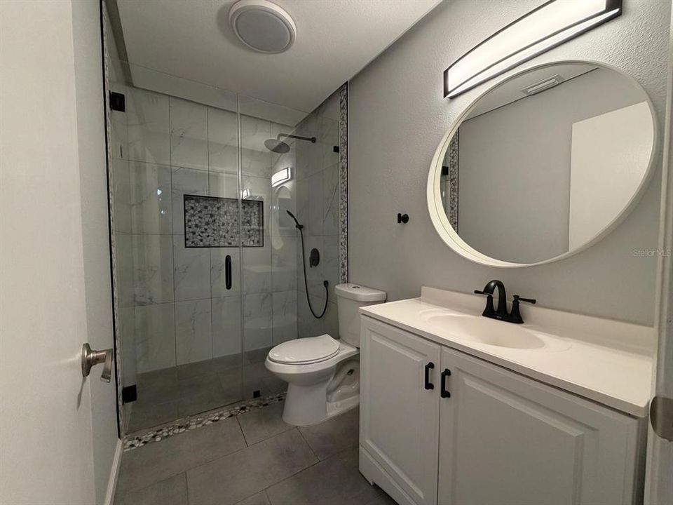 For Rent: $1,900 (2 beds, 2 baths, 918 Square Feet)