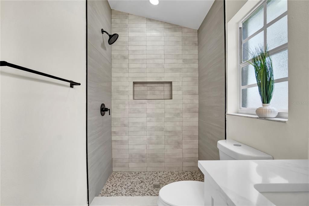 For Sale: $419,999 (3 beds, 2 baths, 1324 Square Feet)