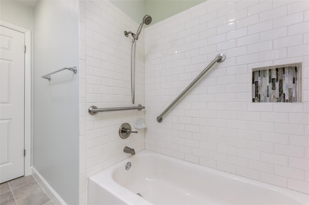 For Rent: $2,300 (3 beds, 2 baths, 1316 Square Feet)