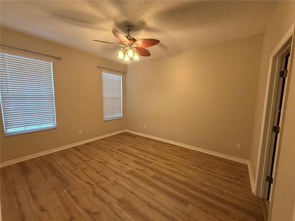 В аренду: $2,490 (3 спален, 3 ванн, 1343 Квадратных фут)