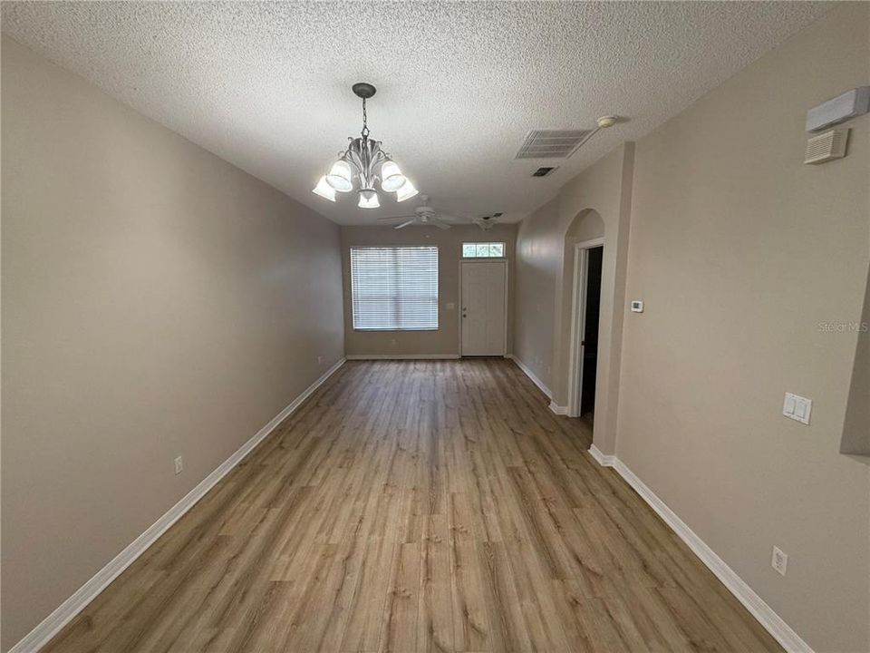 В аренду: $2,490 (3 спален, 3 ванн, 1343 Квадратных фут)
