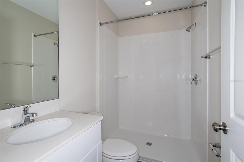 En Venta: $349,990 (4 camas, 3 baños, 1691 Pies cuadrados)