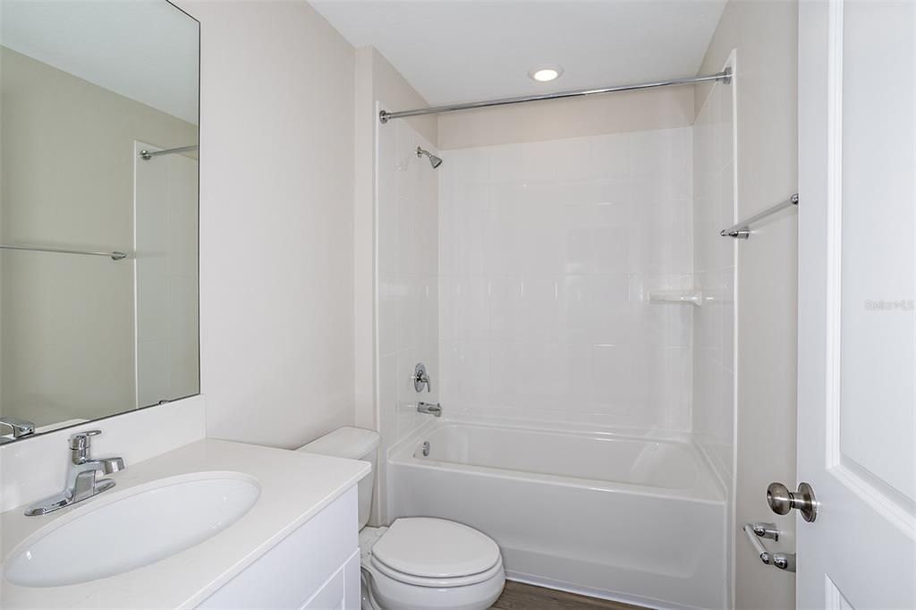 En Venta: $349,990 (4 camas, 3 baños, 1691 Pies cuadrados)