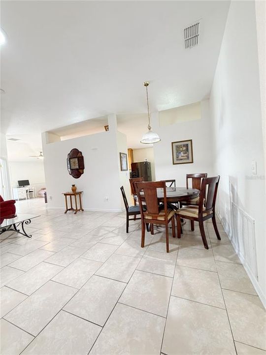 For Rent: $2,250 (3 beds, 2 baths, 1779 Square Feet)