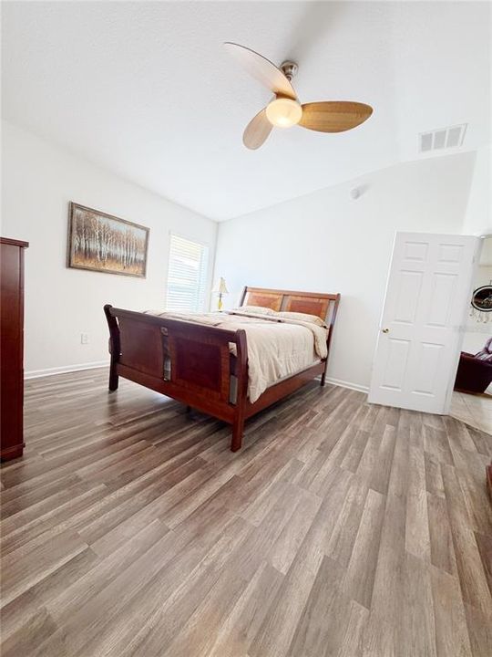 For Rent: $2,250 (3 beds, 2 baths, 1779 Square Feet)
