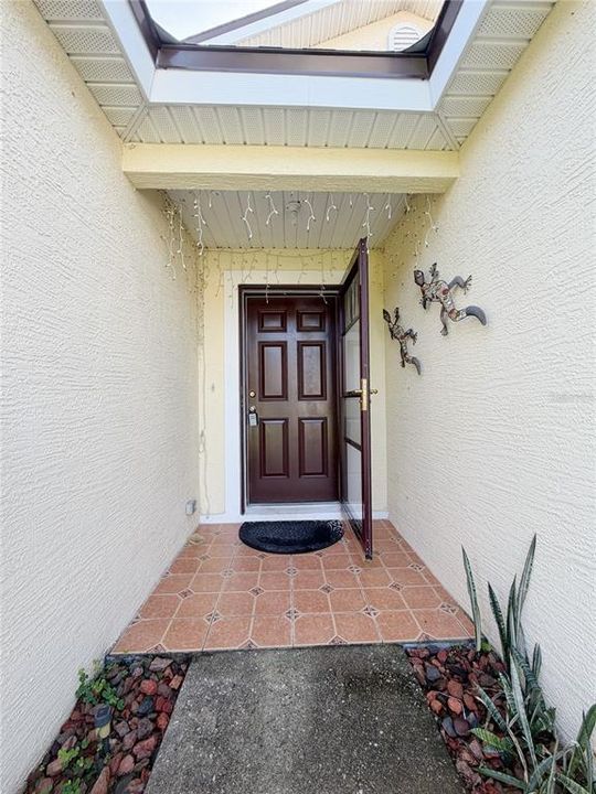 For Rent: $2,250 (3 beds, 2 baths, 1779 Square Feet)