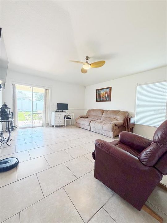 For Rent: $2,250 (3 beds, 2 baths, 1779 Square Feet)
