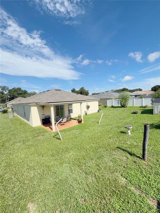 For Rent: $2,250 (3 beds, 2 baths, 1779 Square Feet)