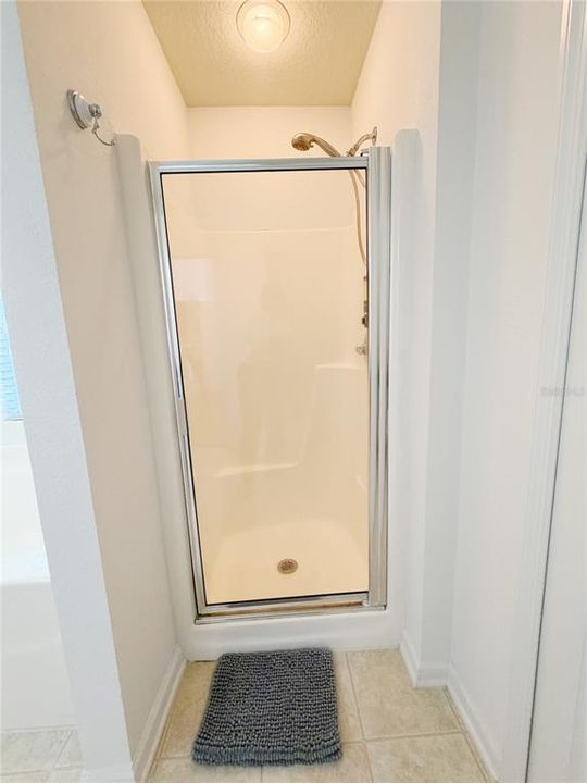 For Rent: $2,250 (3 beds, 2 baths, 1779 Square Feet)
