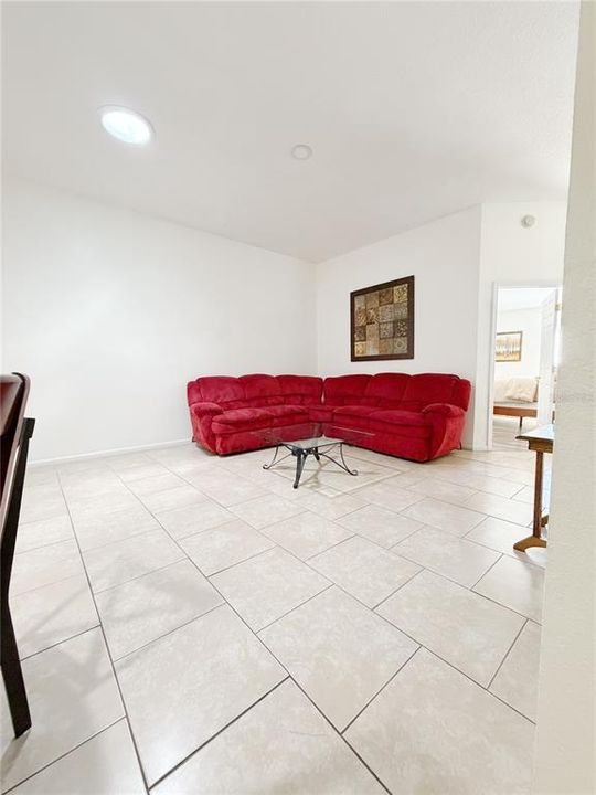 For Rent: $2,250 (3 beds, 2 baths, 1779 Square Feet)