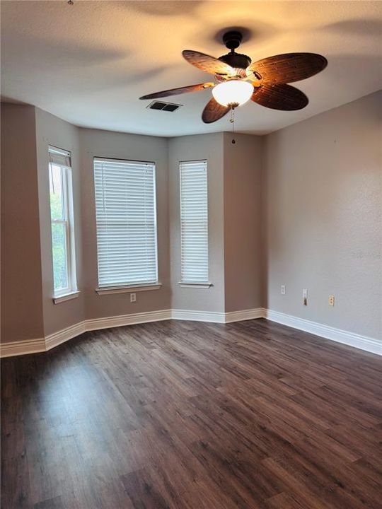 For Rent: $2,600 (2 beds, 2 baths, 1350 Square Feet)