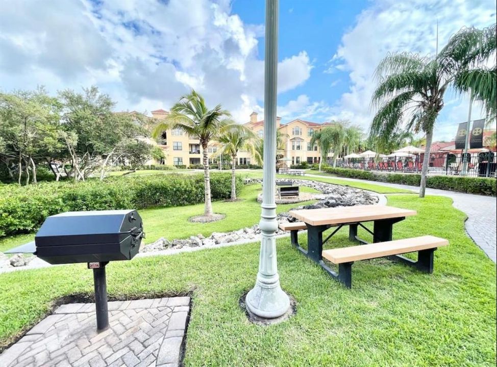For Rent: $2,600 (2 beds, 2 baths, 1350 Square Feet)