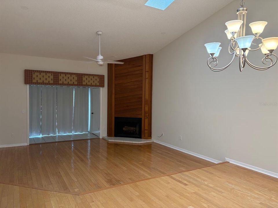 For Rent: $2,000 (2 beds, 2 baths, 1457 Square Feet)