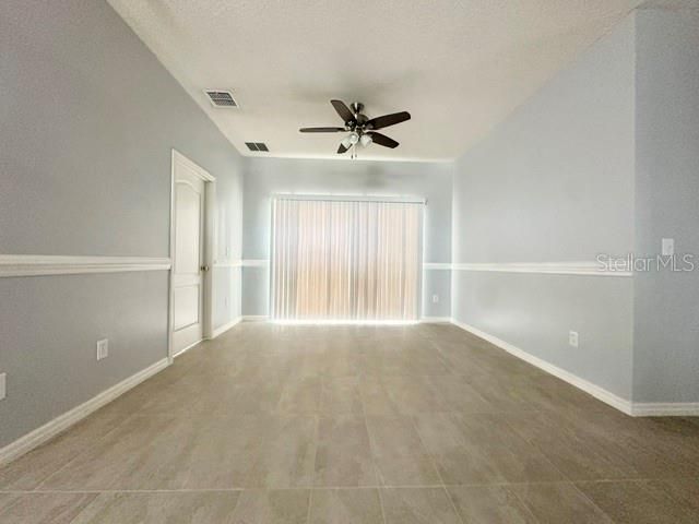 For Rent: $2,100 (3 beds, 2 baths, 1299 Square Feet)
