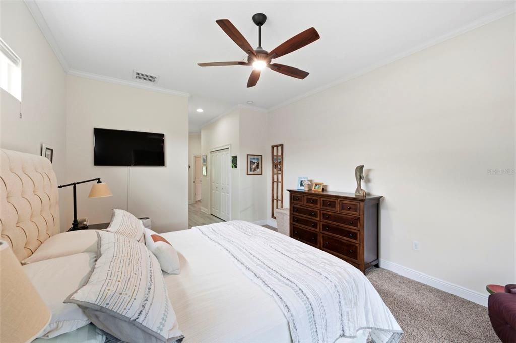 For Sale: $557,000 (3 beds, 2 baths, 2025 Square Feet)