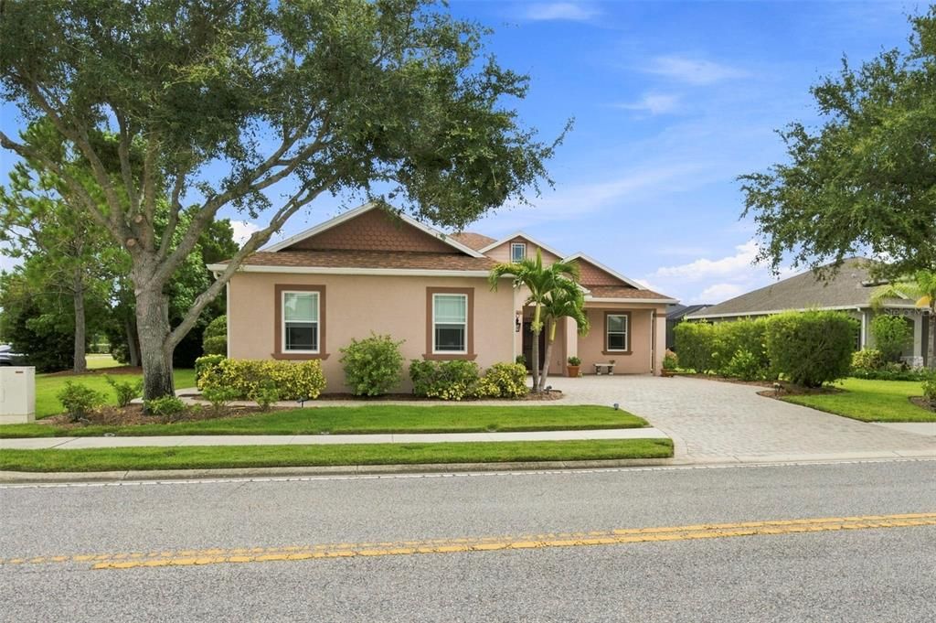 For Sale: $557,000 (3 beds, 2 baths, 2025 Square Feet)