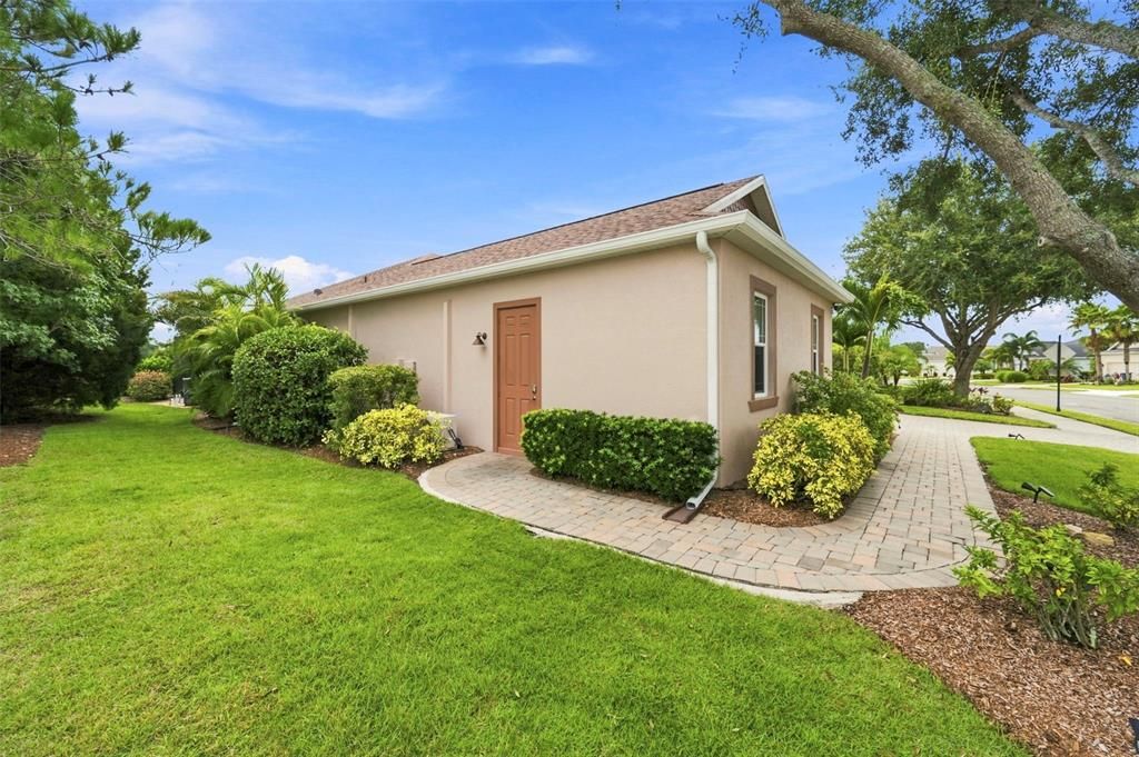 For Sale: $557,000 (3 beds, 2 baths, 2025 Square Feet)