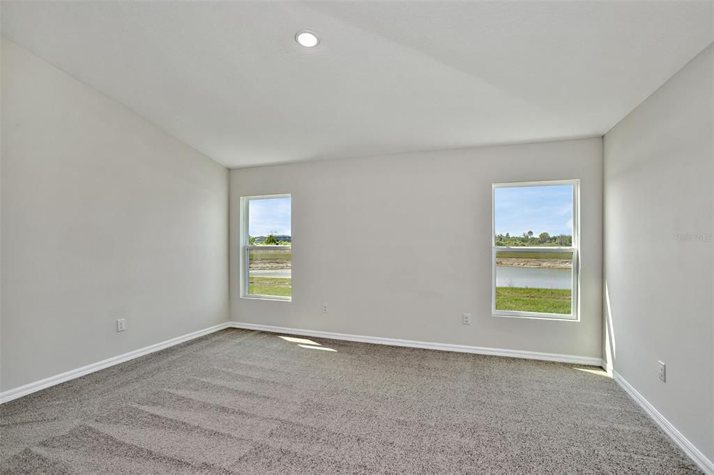 Activo con contrato: $355,990 (3 camas, 2 baños, 1615 Pies cuadrados)