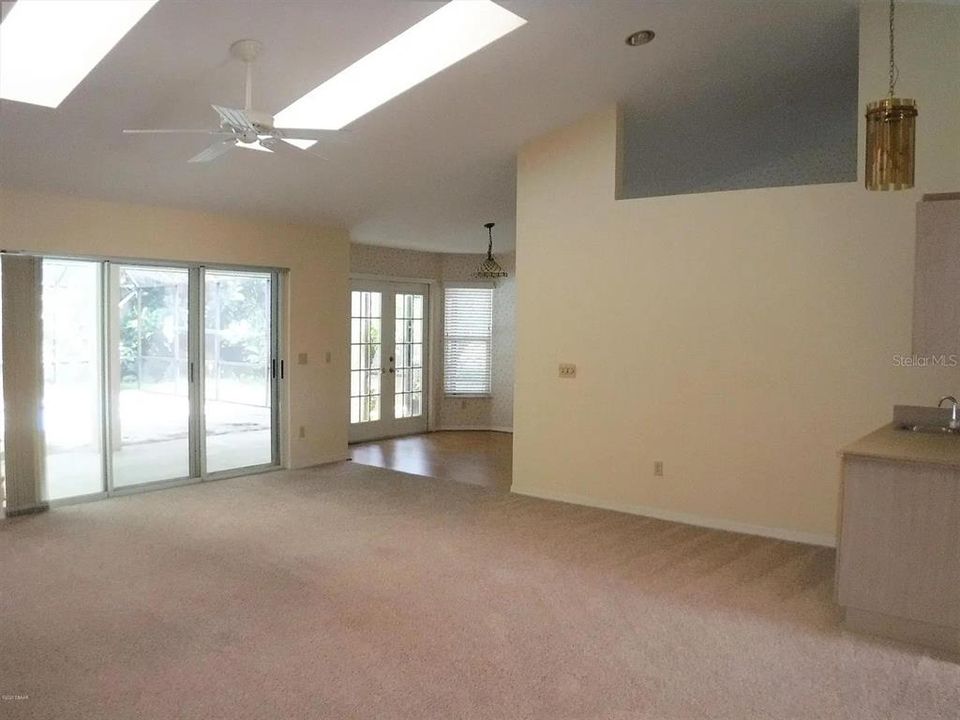 For Sale: $360,000 (3 beds, 2 baths, 2568 Square Feet)