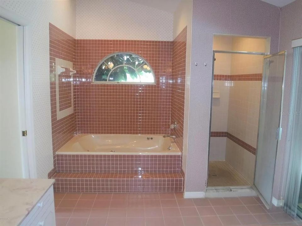 For Sale: $360,000 (3 beds, 2 baths, 2568 Square Feet)