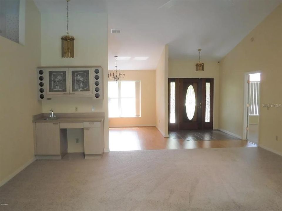 For Sale: $360,000 (3 beds, 2 baths, 2568 Square Feet)