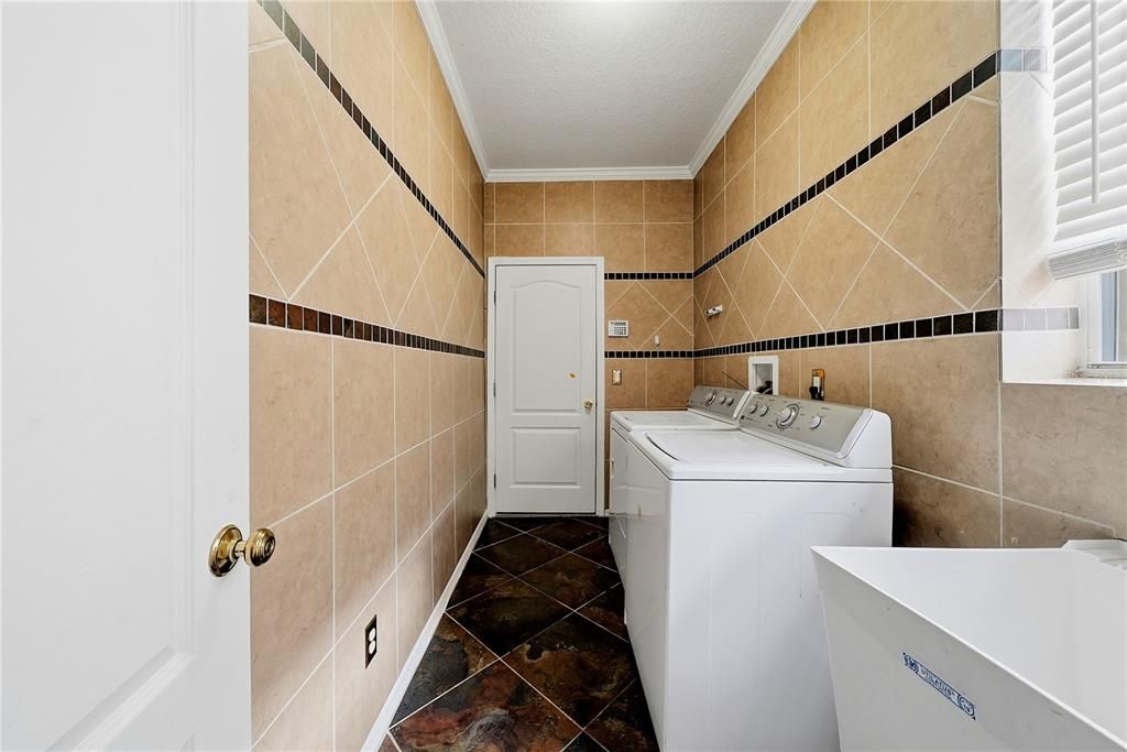 На продажу: $499,999 (5 спален, 2 ванн, 2516 Квадратных фут)
