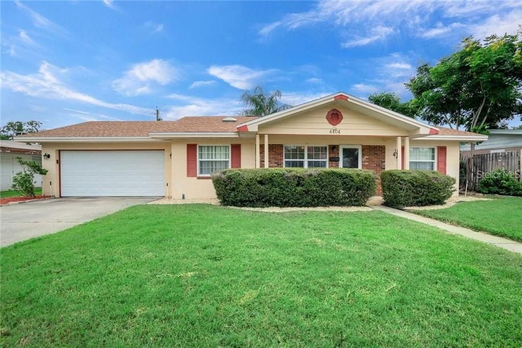For Rent: $2,500 (3 beds, 2 baths, 1320 Square Feet)