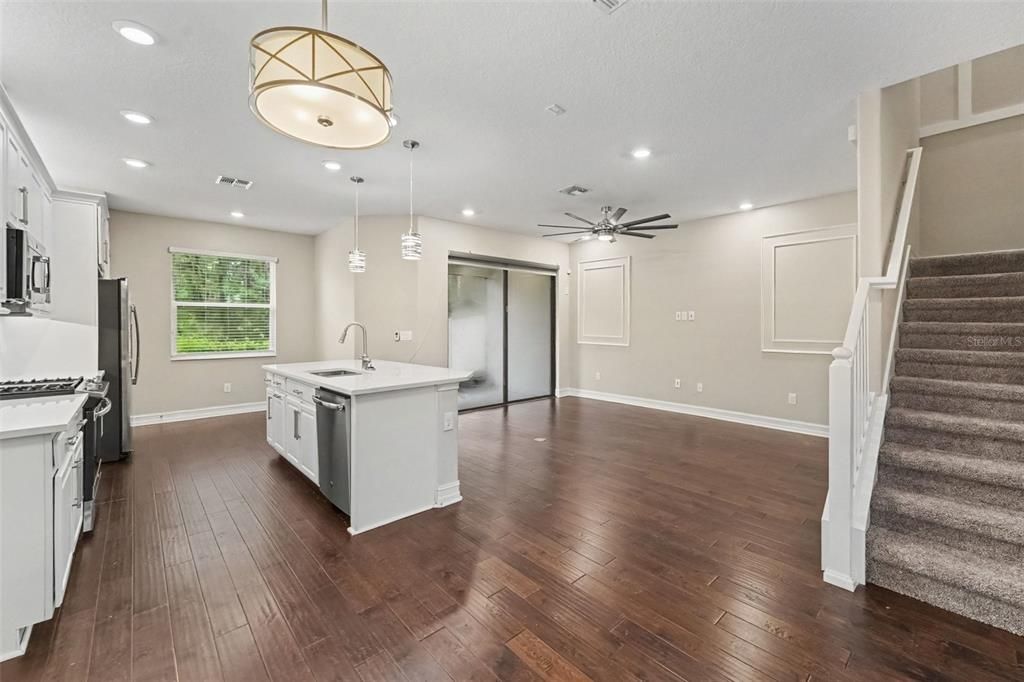 For Sale: $339,900 (3 beds, 2 baths, 1827 Square Feet)