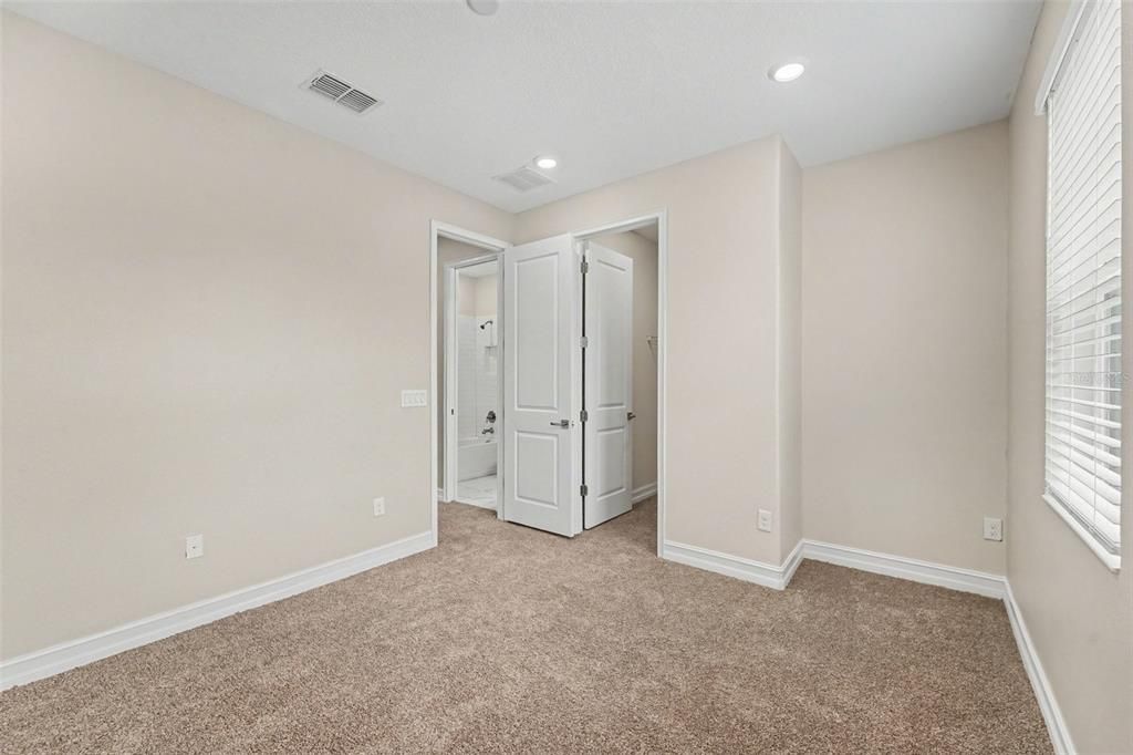 For Sale: $339,900 (3 beds, 2 baths, 1827 Square Feet)