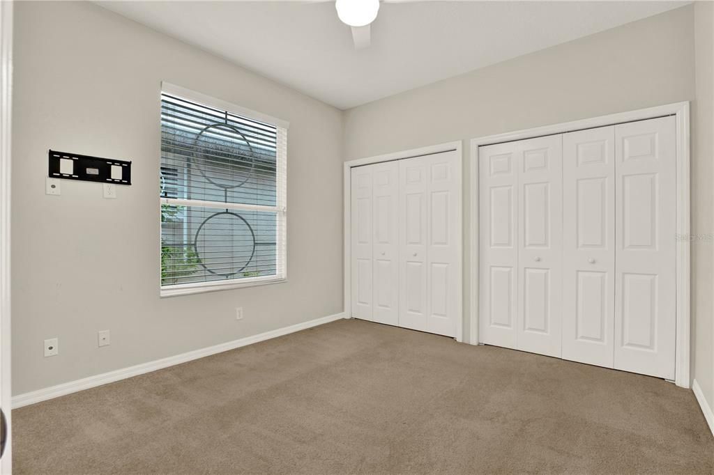 For Sale: $309,000 (2 beds, 2 baths, 1360 Square Feet)