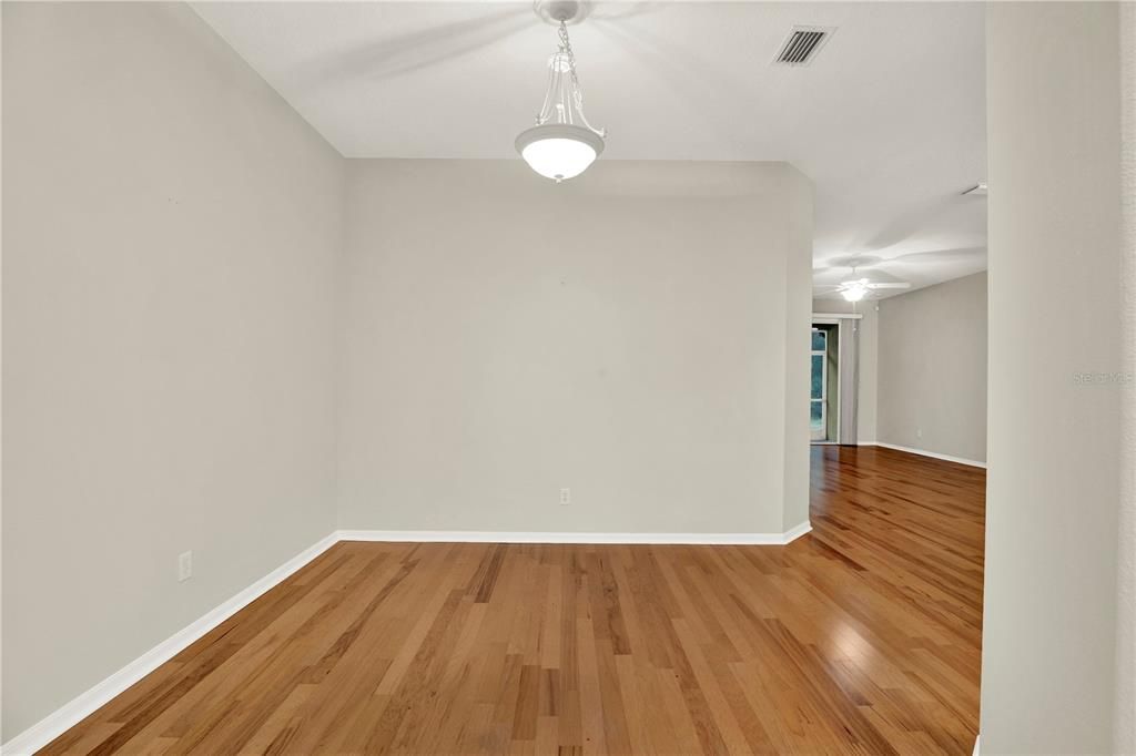 For Sale: $309,000 (2 beds, 2 baths, 1360 Square Feet)